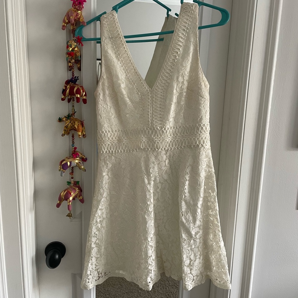 Francesca’s white dress
